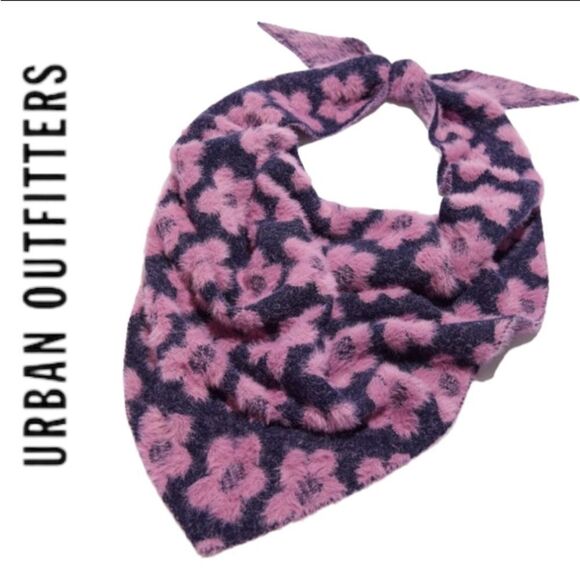 NEW UO Urban Outfitters Ellie Knit Triangle Scarf - Picture 2 of 3